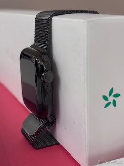 Apple Watch Series 10 42mm Titan Cellular, Klavírně černá - 6