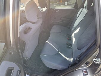 Honda Jazz 1.3 61kw rok 2005 - 6