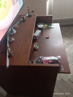 Prodáme stůl za 85kč je v dobrém stavu - 6