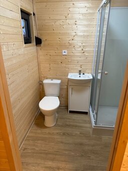 Moderní a komfortní dřevostavba Tiny House (12 x 3,5 m) - 6