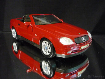 Mercedes Benz SLK 230 Maisto 1/18 - 6