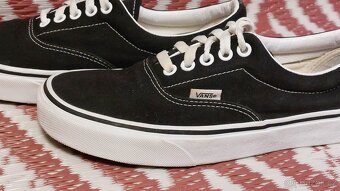 ČERNÉ PLÁTĚNÉ TENISKY - VANS - vel.38,5 - 6