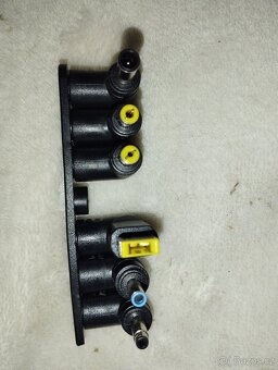 adaptery na notebooky + nabíječka na notebook - 6