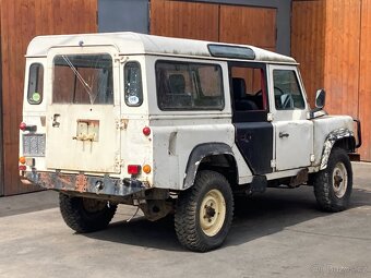 LAND ROVER DEFENDER 2,5D 9MÍST 1989 - 6