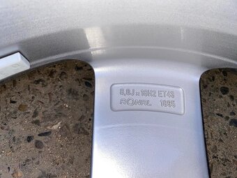 ALU kolo Audi 18" 8J ET43 + letní pneu 245/40/R18 - 6
