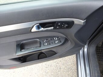 VW TOURAN 2.0 TDI r.v.2005 (100 kw) stk:5/2027 - 6