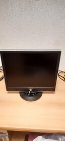 Monitory 4:3 mix cena za kus - 6