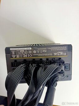 Zdroj 860W 80+ Platinum Fractal ion+ 860p - 6