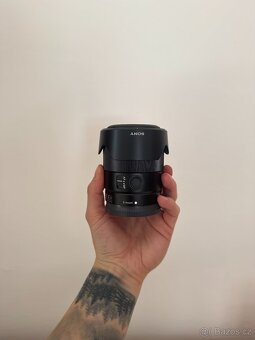 Objektiv SONY FE 35mm F1.8 NOVÝ - 6