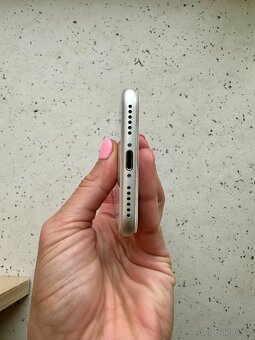 Apple iPhone 8 64GB white - 6