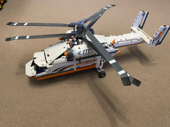 LEGO Technic 42052 Helikoptéra na těžké náklady - 6