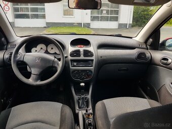 Peugeot 206 1.4hdi 50kw rok 12/2004 5ti dveří - 6