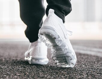 NIKE Air VaporMax Flyknit 2.0 "Triple White" - 6