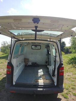 VW Transporter T5 Long (sanitka) - 6