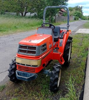 malotraktor Kubota GT3 - 6