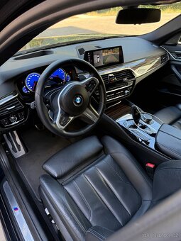 BMW 540i XDRIVE M-PACKET,TOP,KRÁSNÁ VÝBAVA - 6
