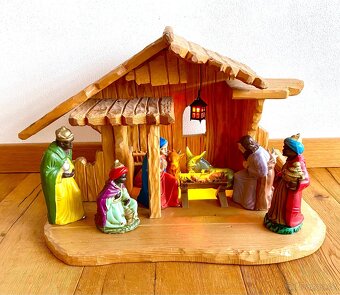 Starý krásný dřevěný betlém s osvětlením - 6