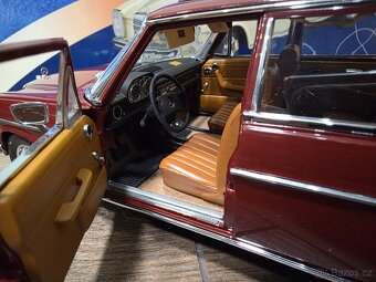 Mercedes Benz 220D W115 E-Klasse Model 1:18 - 6