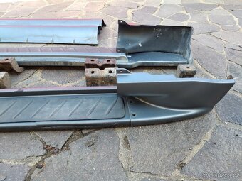 Nášlapy drobné poškození Ssangyong Rexton - 6