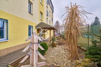 Prodej bytu o dispozici 2+1 s využitím společné zahrady a pa - 6
