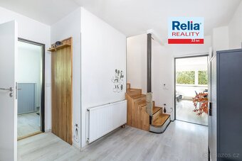 RD téměř bez sousedů, ve slepé ulici okrajové části Hradce K - 6