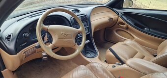 Ford Mustang - 6