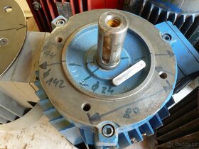 elektromotor  přírubový 380V/1,5kw/1410ot./min - 6