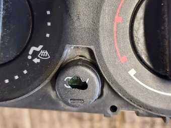 ovládání topení a klima Ford C Max - 6
