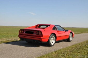 Ferrari 328 GTS z roku 1987 - 6