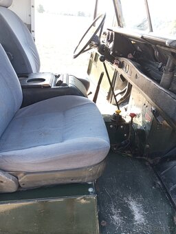 Land Rover Defender 88 - 6