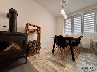 Prodej chaty 4+kk 133 m2, pozemek 728 m2, k celoročnímu bydl - 6