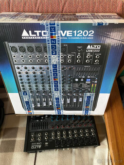 Mixážní pult Alto Live 1202 - 6