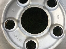 Originální disky VW s letními pneumatikami R16 - 6