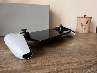 PlayStation 5 Portable - 6