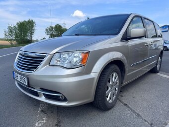 Chrysler Town Country 3,6 LPG Limited DVD 2014 - 6
