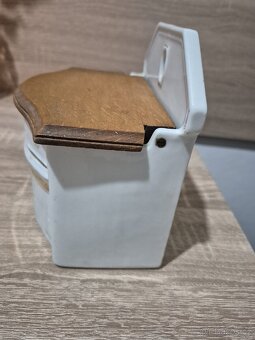 Stará nádoba na mouku - 6