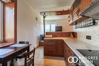 Exkluzivní prodej  rodinného domu s velkým pozemkem  Rožnov  - 6