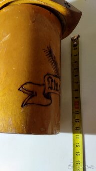 Starý dřevěný pivní korbel s víčkem - 6