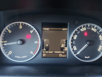 Land Rover Discovery 4 - 6