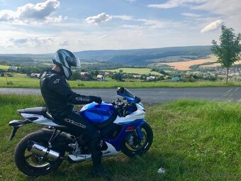 Suzuki GSX-R 750 - 6