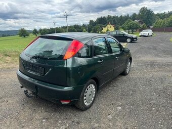 Ford Focus 1.6i Ghia - 6