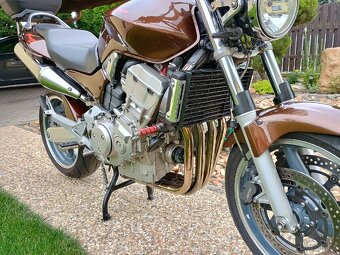 Honda Hornet 900 TOP + nový kufr - 6