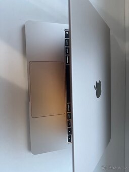 Prodám MacBook Air M3 13.6” 8/256 2024 - 6