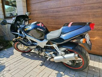 Honda vtr 1000 - 6