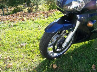 Yamaha FJR 1300 - 6