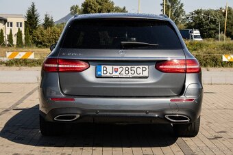 Mercedes Benz E 300 de T Avantgarde (2020). - 6