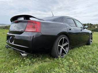 Dodge Charger SRT8 6.1HEMI 317kw LPG - 6