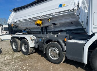 Scania G410 8x4 - třístranný sklápěč - 6
