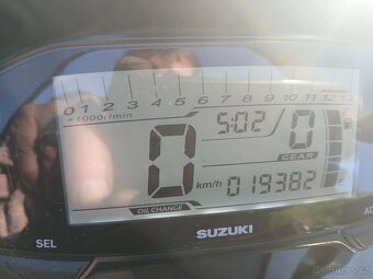 Suzuki GSX-R 125 - 6