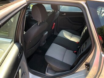 Ford Focus 1,6 i 74 kw - 6